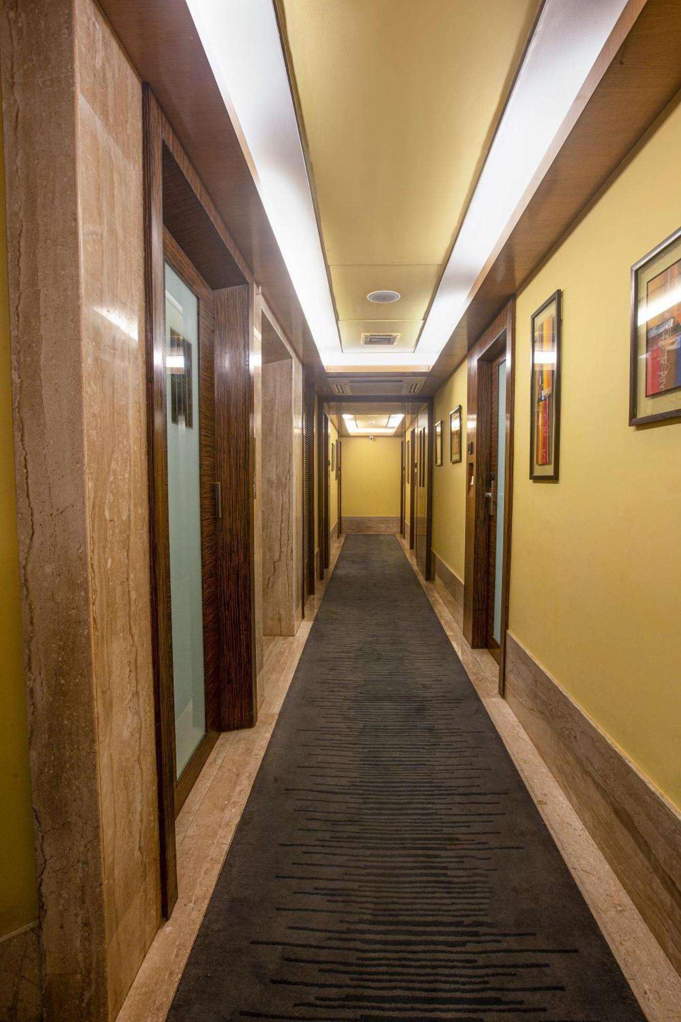 Hotel Bawa Continental Мумбаи Экстерьер фото