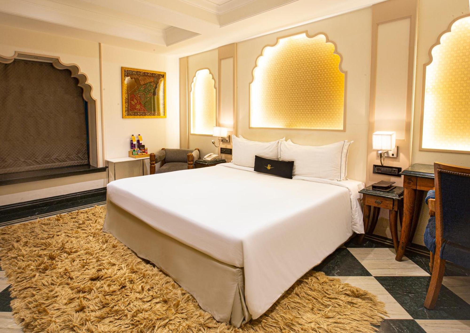 Hotel Bawa Continental Мумбаи Экстерьер фото