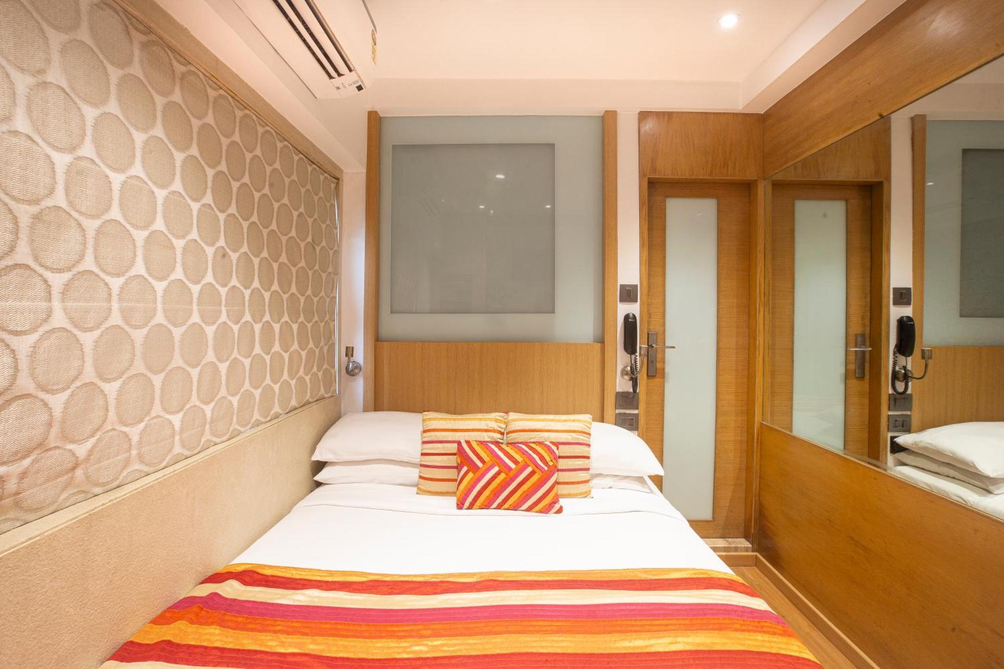 Hotel Bawa Continental Мумбаи Экстерьер фото