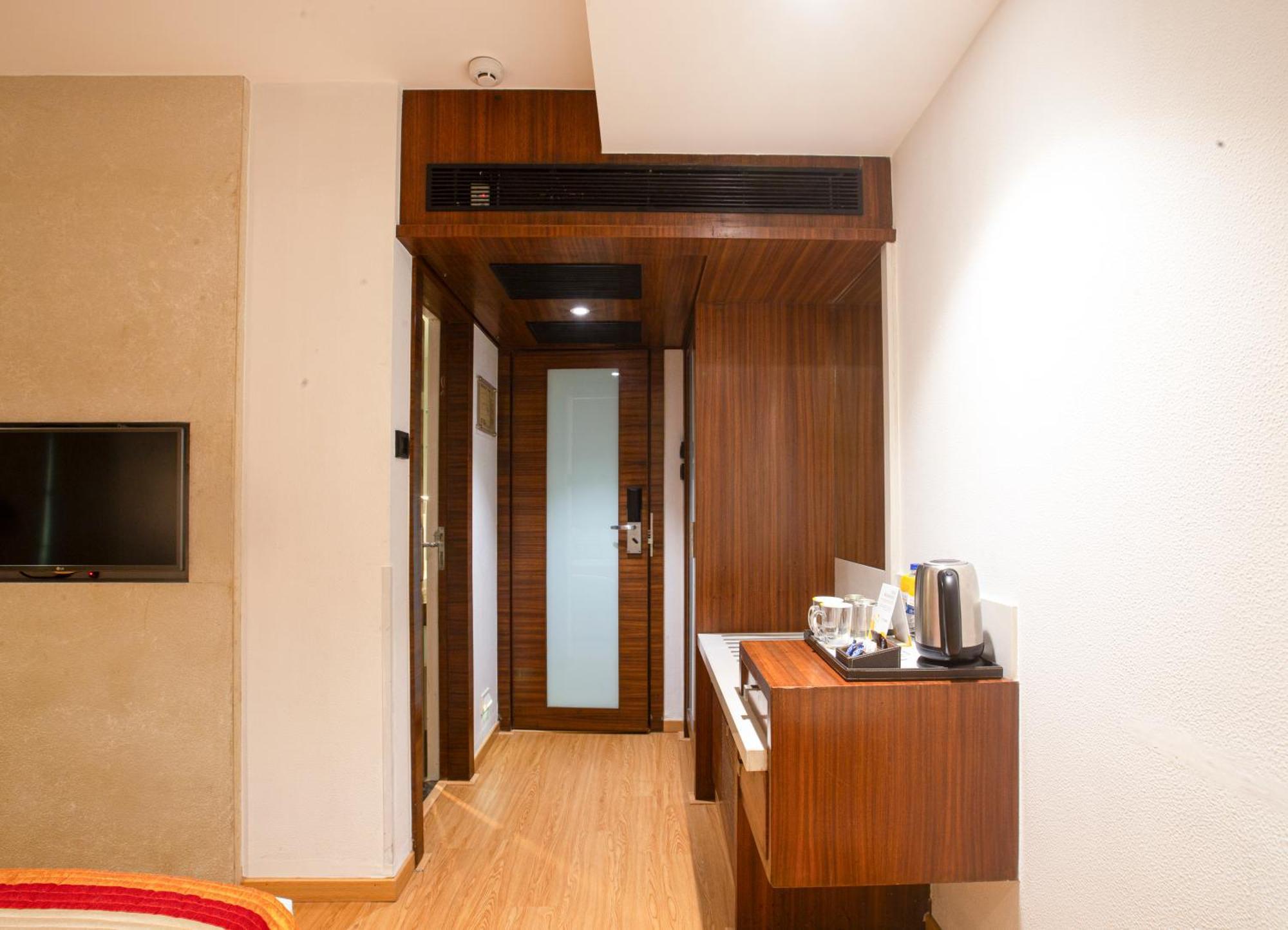 Hotel Bawa Continental Мумбаи Экстерьер фото