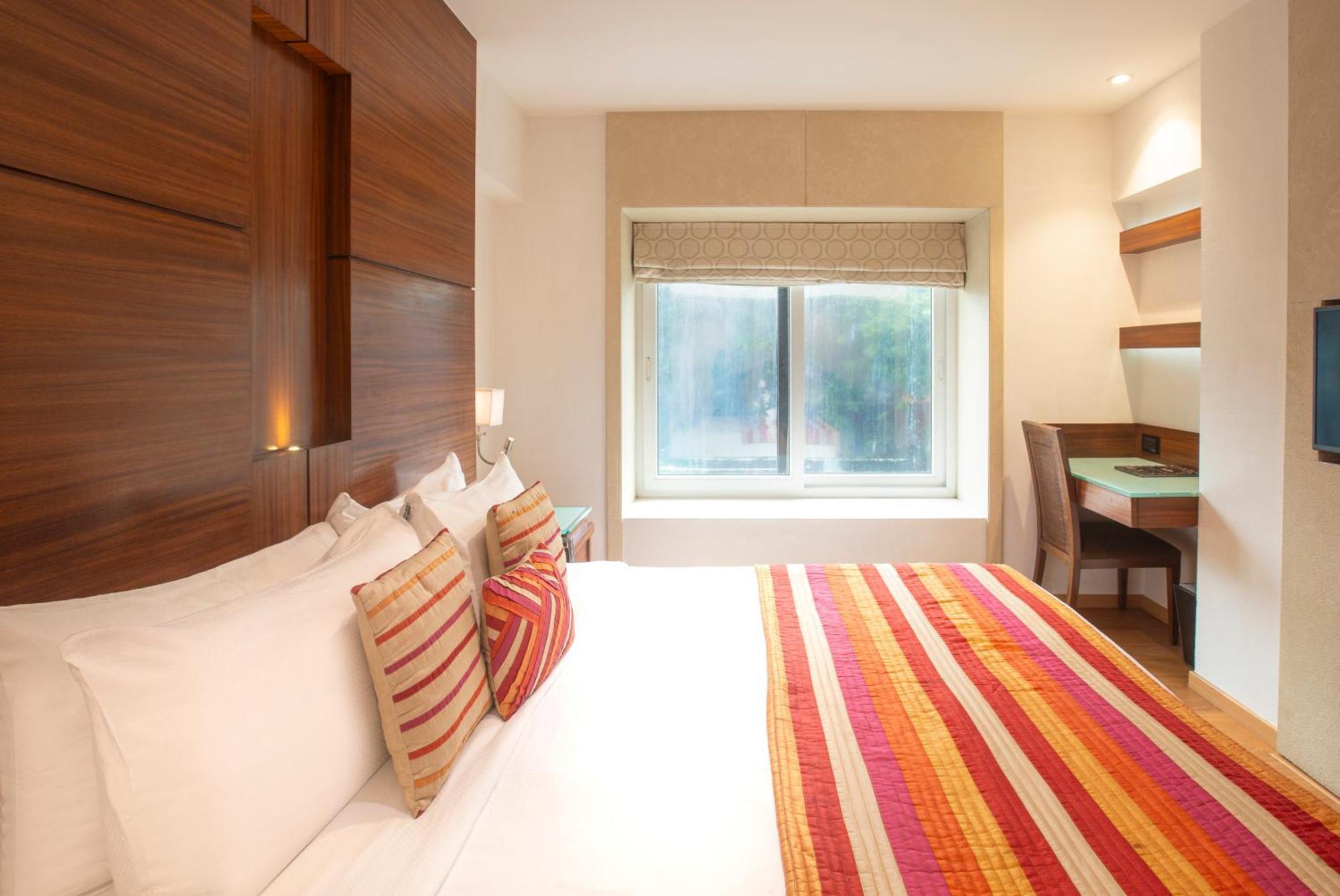 Hotel Bawa Continental Мумбаи Экстерьер фото
