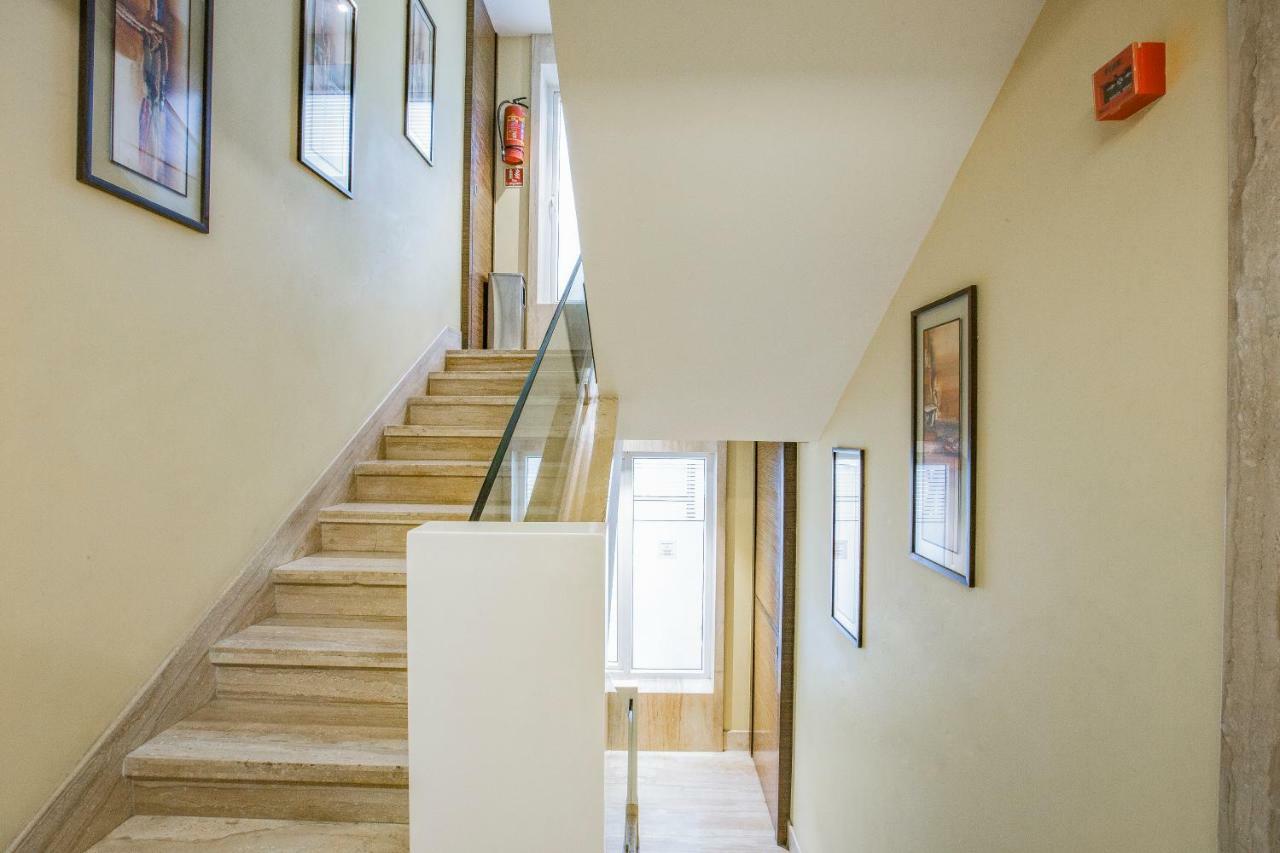 Hotel Bawa Continental Мумбаи Экстерьер фото